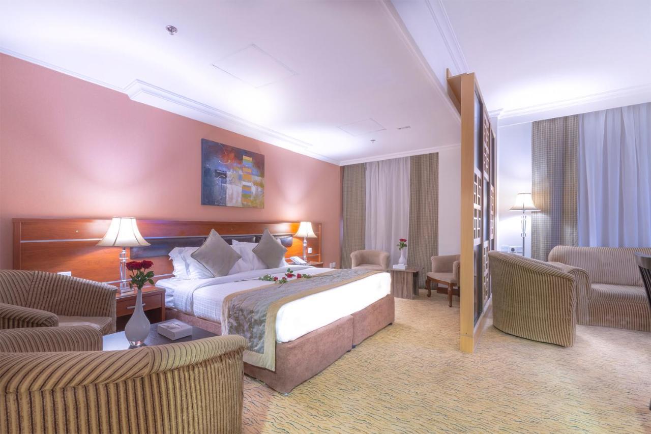 Al Ansar Golden Tulip Hotel Medina Bagian luar foto